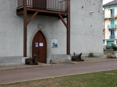 Thonon-les-Bains - Square Eberbach - Porte avec canons