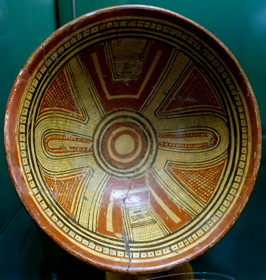 Three-footed bowl, Nicoya, Costa Rica, 800-1350 AD, ceramic - Naturhistorisches Museum Nürnberg - Nuremberg, Germany - DSC03993