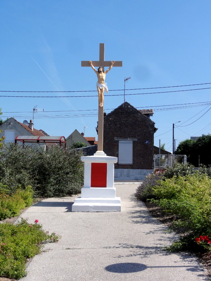 Thenelles (Aisne) croix de chemin