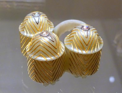 Three-piece vessel with handle, Deccan, Mughal period, 18th century, nephrite jade, diamonds, gold - Ethnological Museum, Berlin - DSC01516