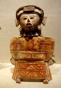 Three standing female figures, El Faisan area, Veracruz state, Early Classic period, 450-600 AD, ceramic figure 3 - Dallas Museum of Art - DSC04630