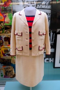 Three-piece suit, Coco Chanel, early 1960s - National Museum of American History - DSC00033