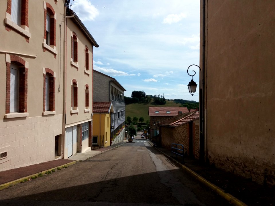 Thizy-les-Bourgs - Rue de l'Abbaye - Depuis la rue François Coquard, vers le sud