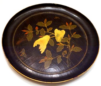 Three trays from a set of four with design of fruit branches and butterflies, 1 of 3, Ryukyu Islands, 18th century AD, black lacquer and mitsudae on wood - Ethnological Museum, Berlin - DSC02070