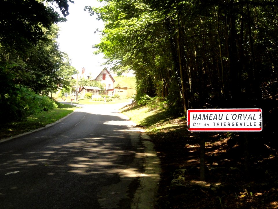 Thiergeville (Seine-Mar.) entrée hameau de l'Orval