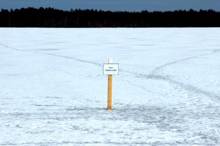 Thin ice sign Pyykösjärvi Oulu 20140405