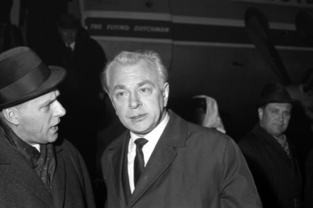Theo J. Lensen (zakenman) na 15 maanden Oost Duitsland weer terug, T. J. Lensen , Bestanddeelnr 917-1696