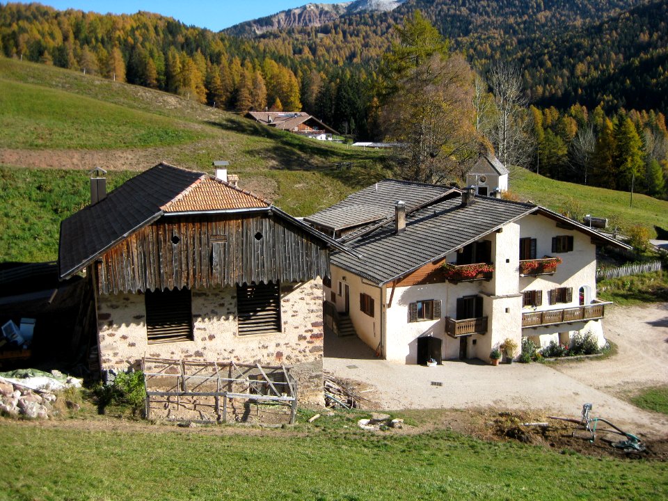 Thomaser in Radein mit Lourdeskapelle 1