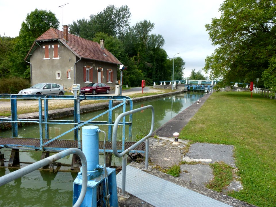 Thugny-Trugny, Canal des Ardennes écluse nr 8 (07 écluse eau haute)