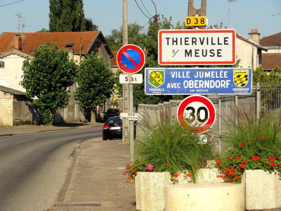 Thierville-sur-Meuse (Meuse) city limit sign