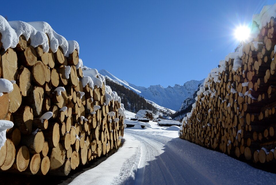 Holzstapel fast landscape