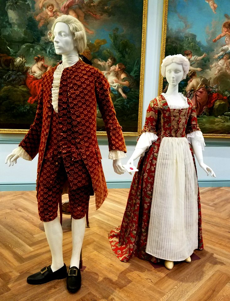 Three-piece suit, Italy or France, c. 1750, silk, and female dress, France, c. 1775, cotton, apron, United States, late 1700s, linen, and sleeve ruffles, c. 1775 - Museum of Fine Arts, Boston - 20180922 163933