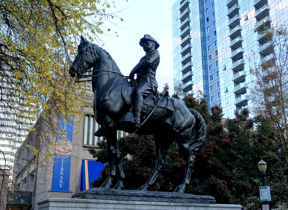Theodore Roosevelt, Rough Rider, by Alexander Phimister Proctor, 1922 - Portland, Oregon - Portland, Oregon - DSC01709