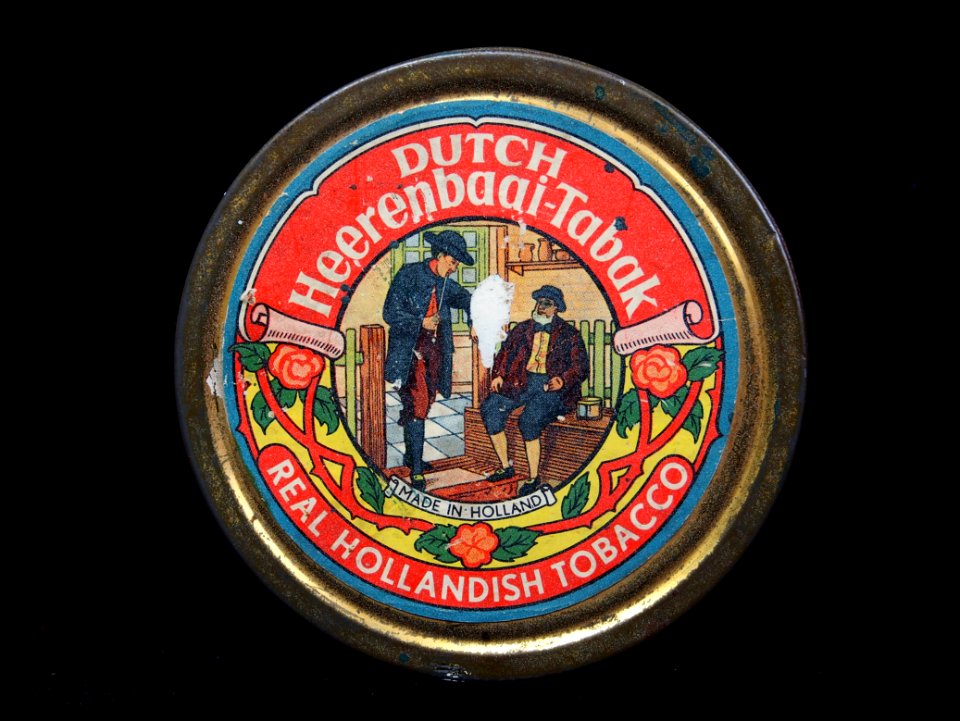 Theodorus Niemeijer rond tabaksblikje, foto3