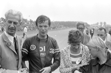 Theo Bult na een race, Bestanddeelnr 924-6815