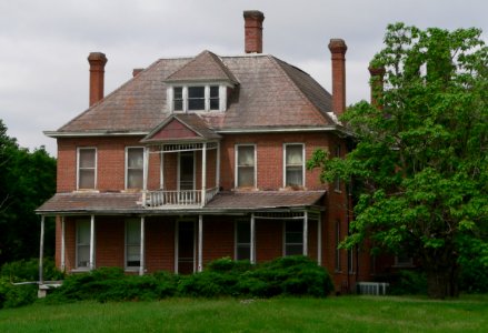Thomas J. Majors farmstead house from E 1