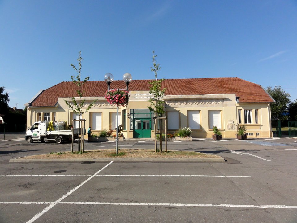Thierville-sur-Meuse (Meuse) salle des fêtes