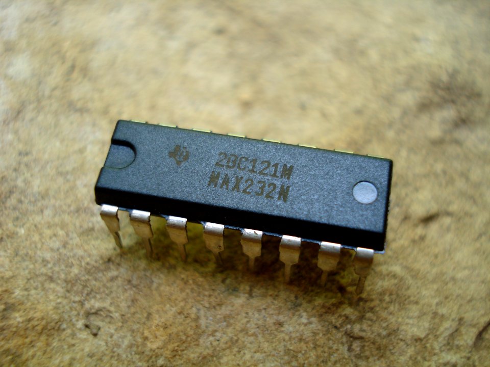 TI MAX232N