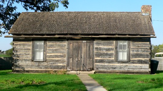Theophile Bruguier cabin from E 1