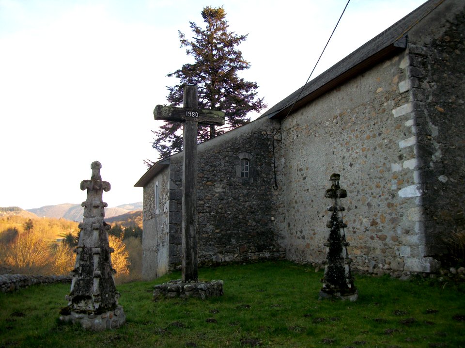 Tibiran-Jaunac croix et monuments à Jaunac