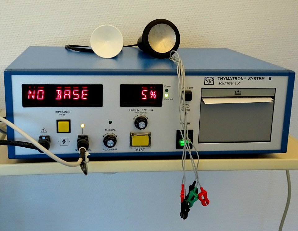 Thymatron System II EKT