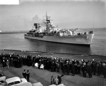 Thuiskomt van Hr Ms Overijssel in Den Helder, Bestanddeelnr 910-8945