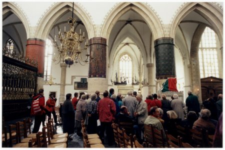 Tijdens de jaarlijkse Bavodag in de Grote of St. Bavokerk wordt één van de gerestaureerde pilaren onthuld. NL-HlmNHA 54036435