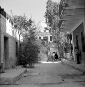 Tiberias-Hammat Gebouwen bij het mausoleum van rabbi Meir met een poort met een, Bestanddeelnr 255-4119