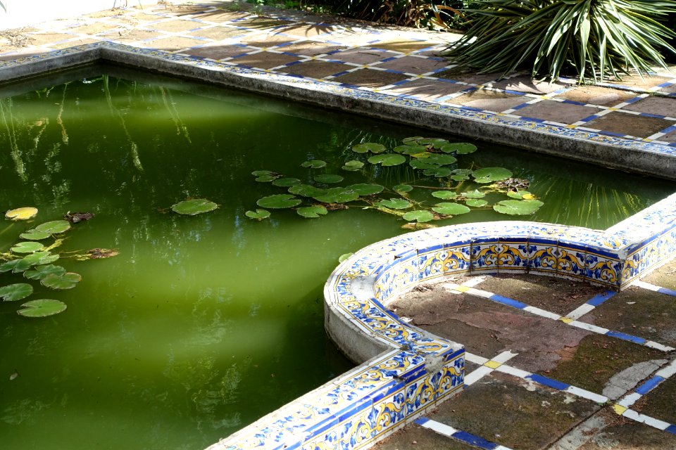 Tilework at the pavilion - Jardim Botânico Tropical - Lisbon, Portugal - DSC06578