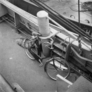 Thuiskomst van de sleepboot Amsterdam Fiets aan de kade, Bestanddeelnr 900-6289