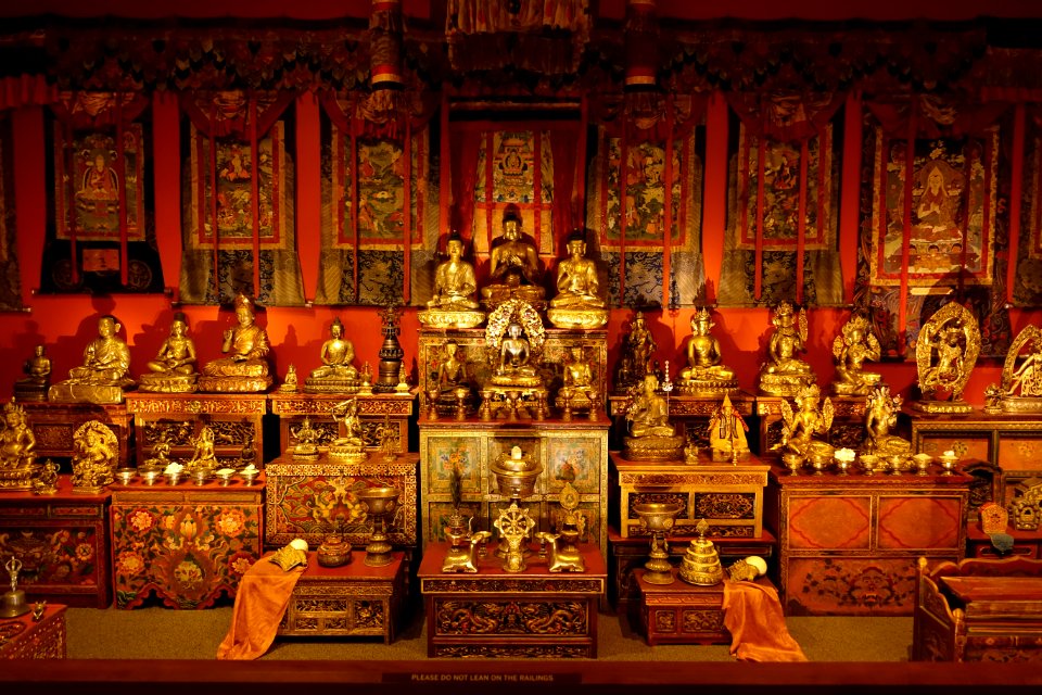 Tibetan Buddhist Shrine Room, Alice S. Kandell Collection, from Tibet, China, and Mongolia, 13th-20th century, mixed media - Arthur M. Sackler Gallery - DSC05135