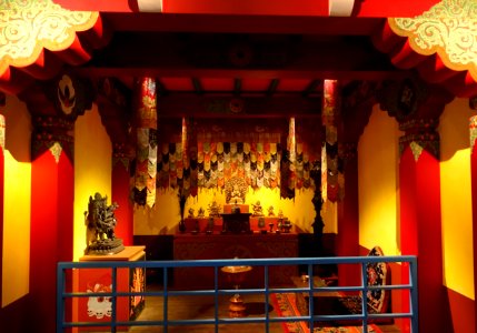 Tibetan altar room - Linden-Museum - Stuttgart, Germany - DSC03654
