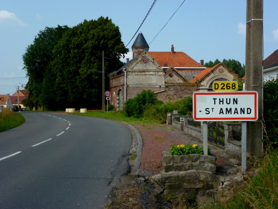 Thun-Saint-Amand (Nord, Fr) city limit sign