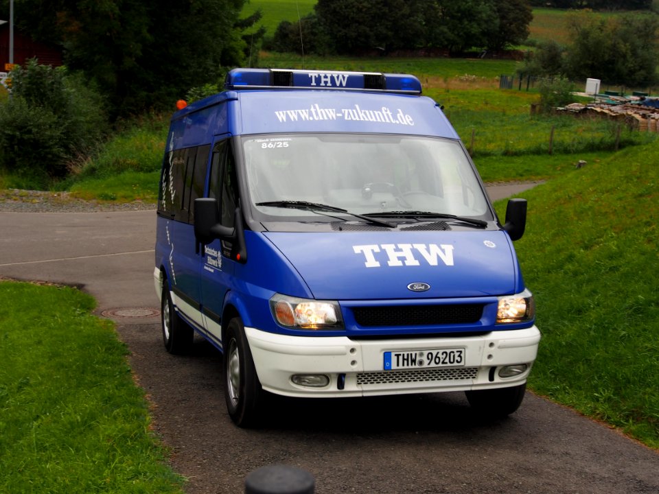 THW Hermeskeil Ford T350 Master, bild8