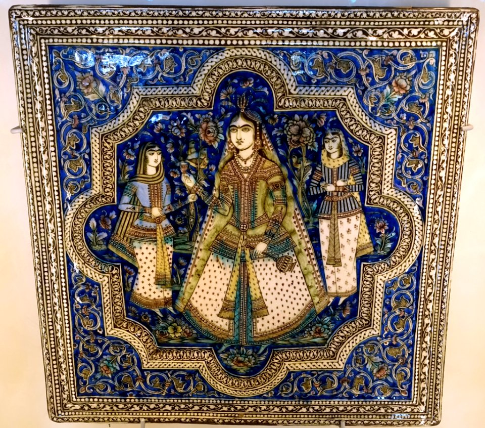 Tile with three elegant women, probably by Ali Muhammad Isfahani, Tehran, Iran, c. 1880s-1890s, glazed ceramic, view 1 - Cinquantenaire Museum - Brussels, Belgium - DSC09119