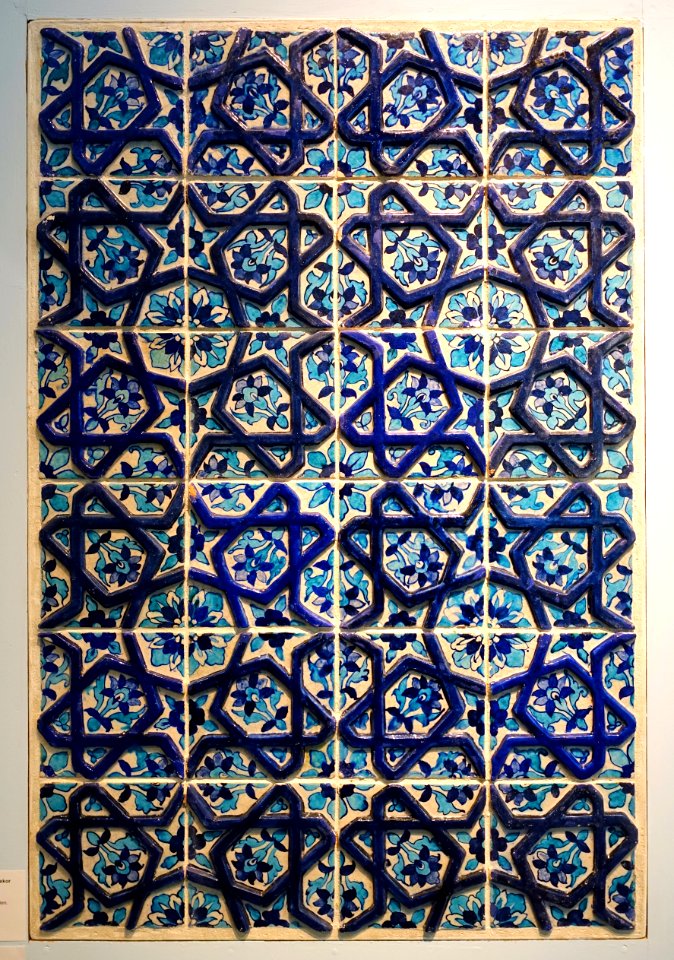 Tilework, Pakistan, Multan, 16th century AD, glazed earthenware - Linden-Museum - Stuttgart, Germany - DSC03892
