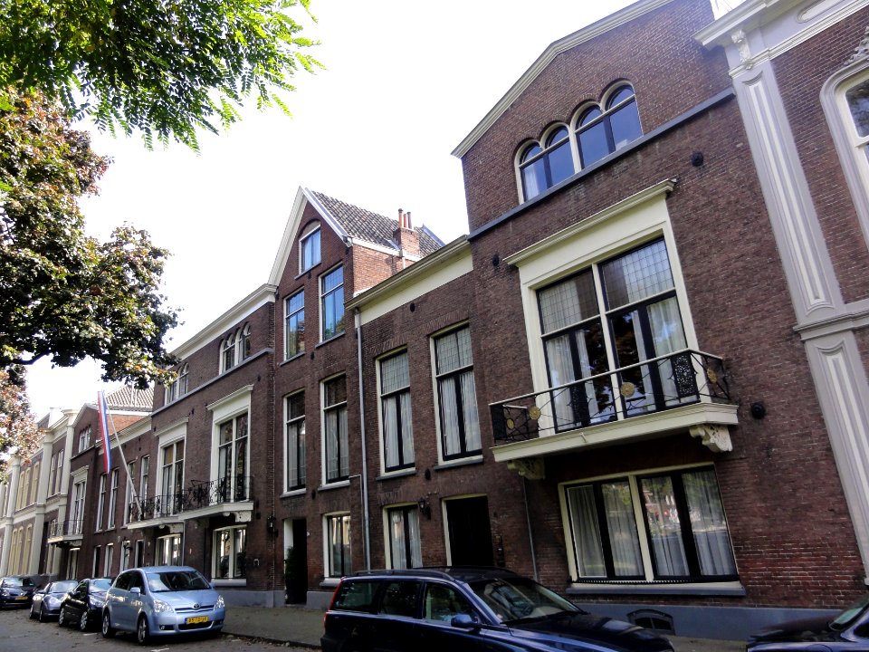Tiel Rijksmonument 35589 tm 35592 St.Walburg gehele blok 3,4,5,6