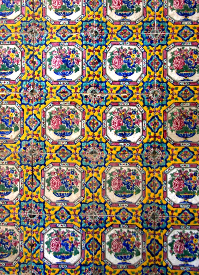 Tiles on the entrance of Shah Nematollah Vali Shrine 02