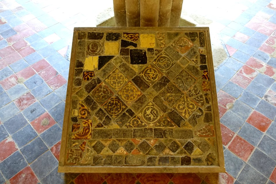 Tiles in the Chapter House - Lacock Abbey - Wiltshire, England - DSC00874