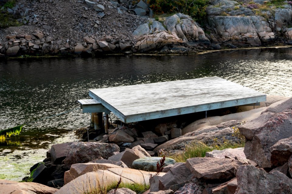 Tilted wooden platform in Norra Grundsund 1