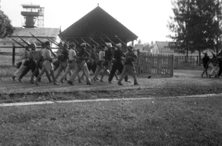 Tien minuten na de overdracht van het plaatsje Gondang Winangoen, kwamen de T.N., Bestanddeelnr 1338