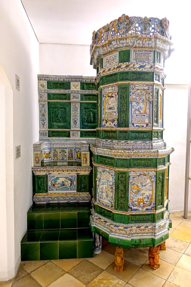 Tiled stove, made by Hans Heinrich II Pfau, painter probably David Pfau, Winterthur, 1644, glazed terracotta, view 2 - Germanisches Nationalmuseum - Nuremberg, Germany - DSC03704