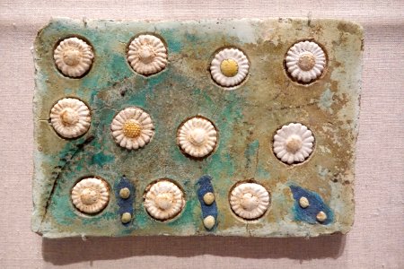 Tile with Floral Inlays - Egypt, probably el Amarna, New Kingdom, late Dynasty 18, reign of Akhenaten, c. 1352-1336 BC, polychrome faience - Brooklyn Museum - Brooklyn, NY - DSC08720