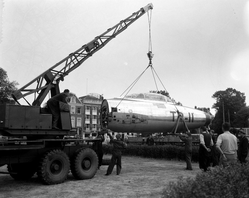 Thunderjet op Spees Plees feestterrein stad, Bestanddeelnr 908-7149