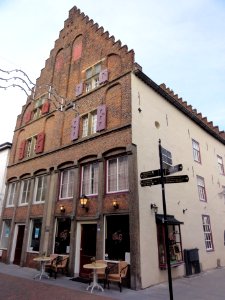 Tiel Rijksmonument 35601 Weerstraat 49 (rechts)
