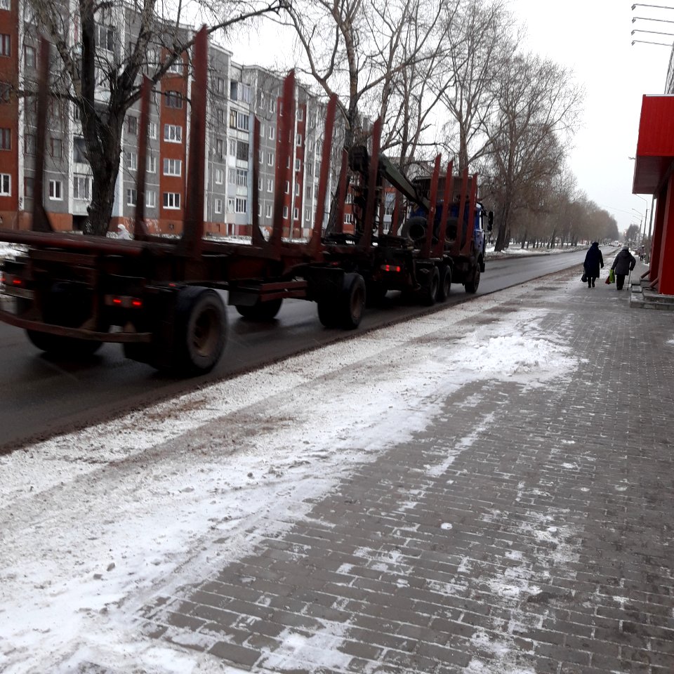 Timber trucks in Koryazhma (10)