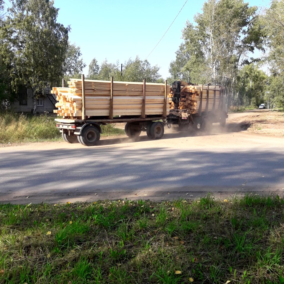 Timber trucks in Koryazhma (08)