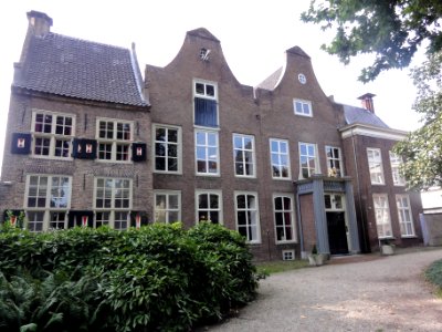 Tiel Rijksmonument 35556 Ambtmanshuis, nu Gemeentehuis, tuinzijde