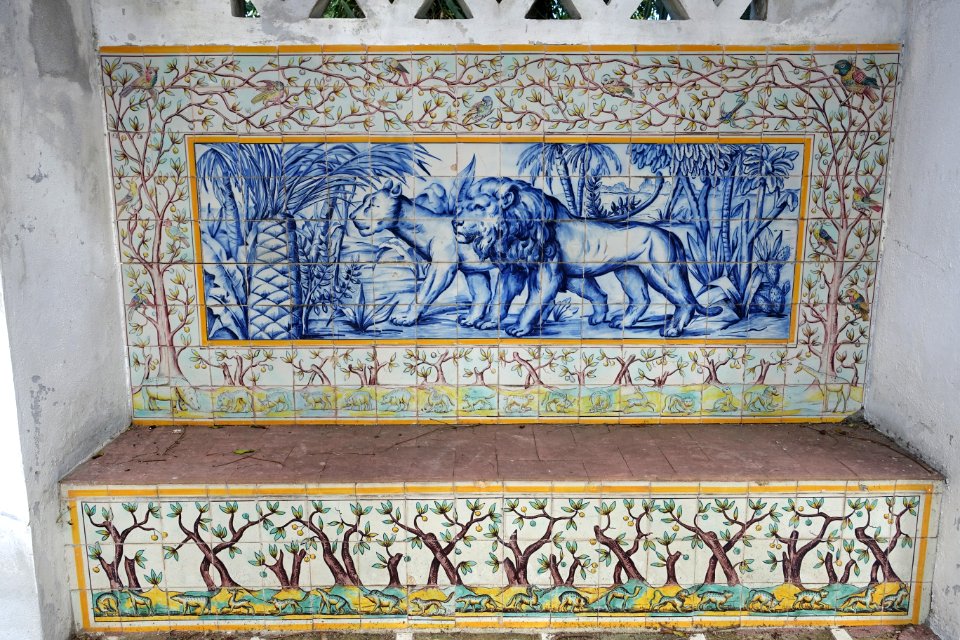 Tilework at the pavilion - Jardim Botânico Tropical - Lisbon, Portugal - DSC06592