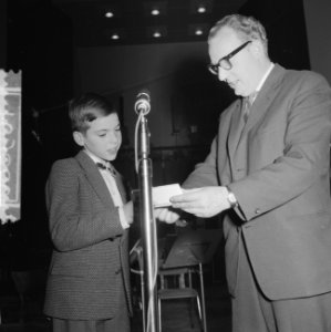 Tien met een griffel VARA Theo Eerdmans 13 jaar, Bestanddeelnr 910-9880